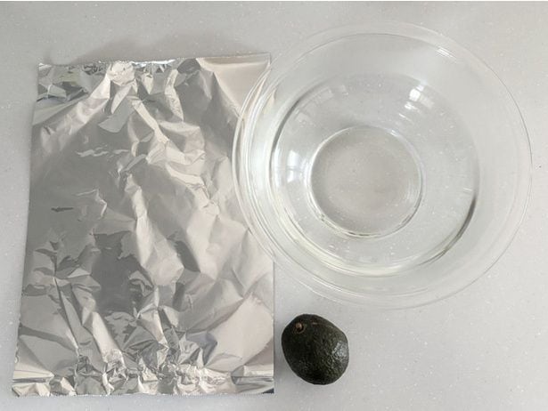 アルミホイルとお湯を準備する（▶次へ）