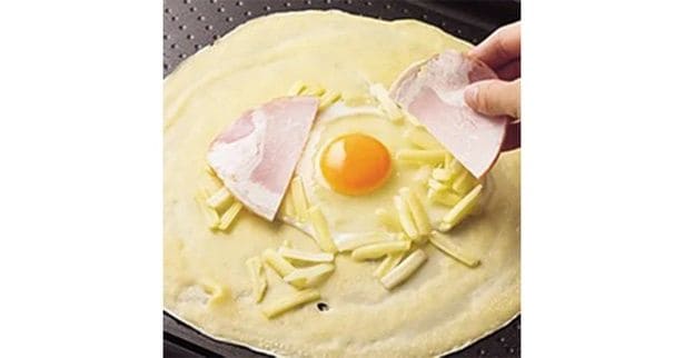 卵とハムのガレット工程4