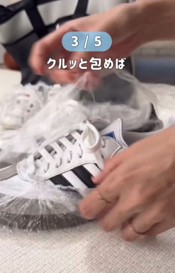 シャワーキャップで包む▶スーツケースに入れれば…(⇒次へ)