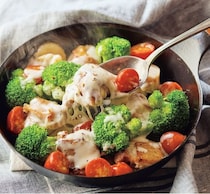 乳酸菌が豊富なチーズがおなかに◎！「とり肉とブロッコリーのチーズ焼き」【まるさんの腸活ダイエット】