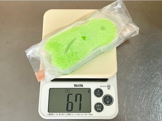 凍らせたときの重さは67ｇだけど（▶次へ）