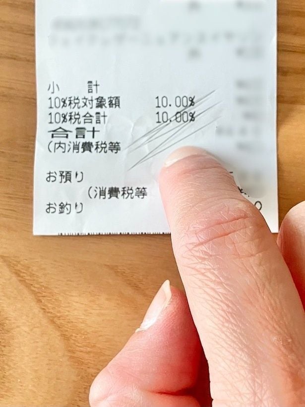 爪でこすって黒くなるかチェック（▶スマホ以外は？）