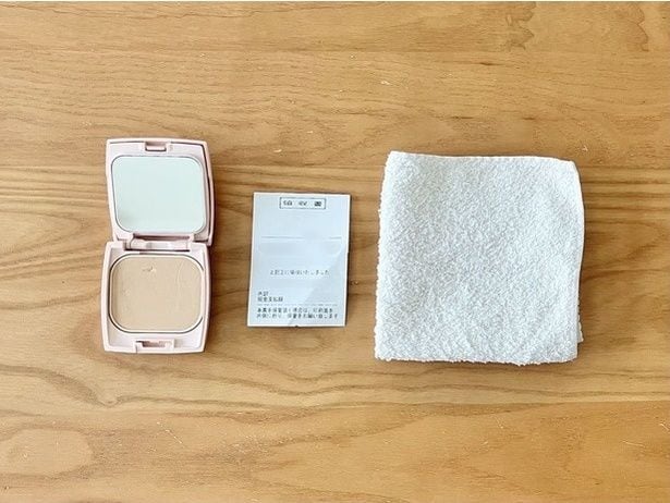 鏡とレシートの他にタオルを準備（▶やり方は？）