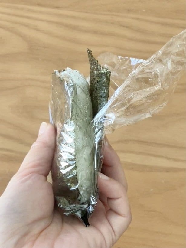 焼き海苔ならくっつかない!(▶子どもでも開けられる?)