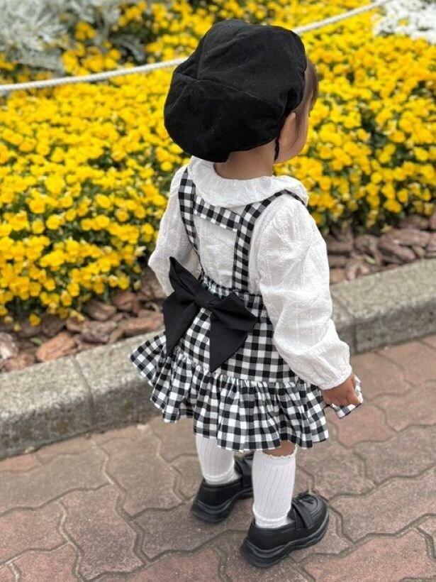 ハンドメイドのお洋服が似合う2歳の娘さん