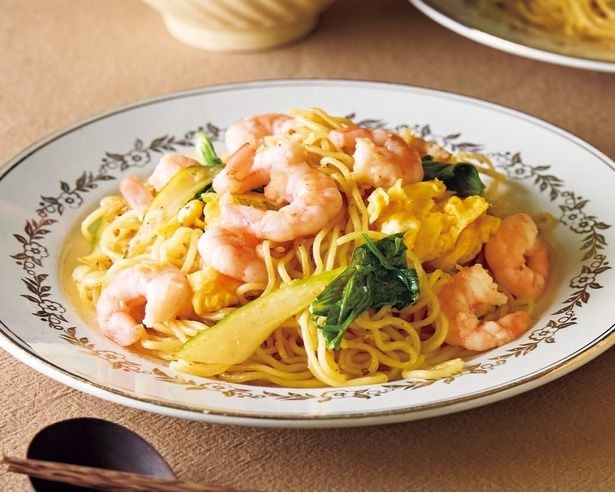 【休日のお助けレシピ】食欲そそる香りがたまらない!アジア風「焼きそば」3選