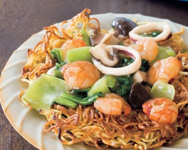 パリパリ麺と、とろ～り海鮮あんがやみつきに！「海鮮かた焼きそば」