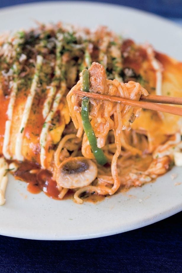 卵とコクうま焼きそばの相性抜群！「洋風オムそば」