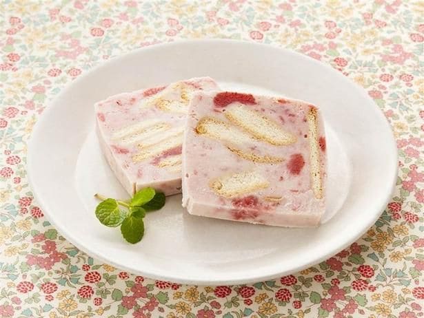 牛乳パックで簡単に作れるアイスケーキも▶材料は3つだけ！（⇒次へ）