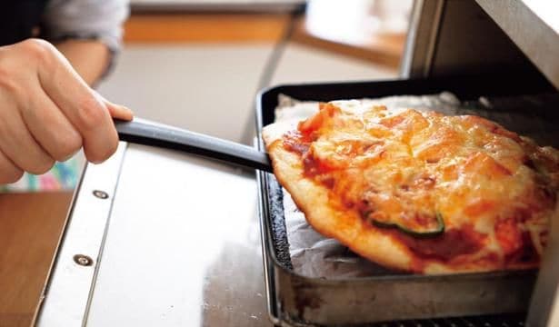 焼きたてピザ