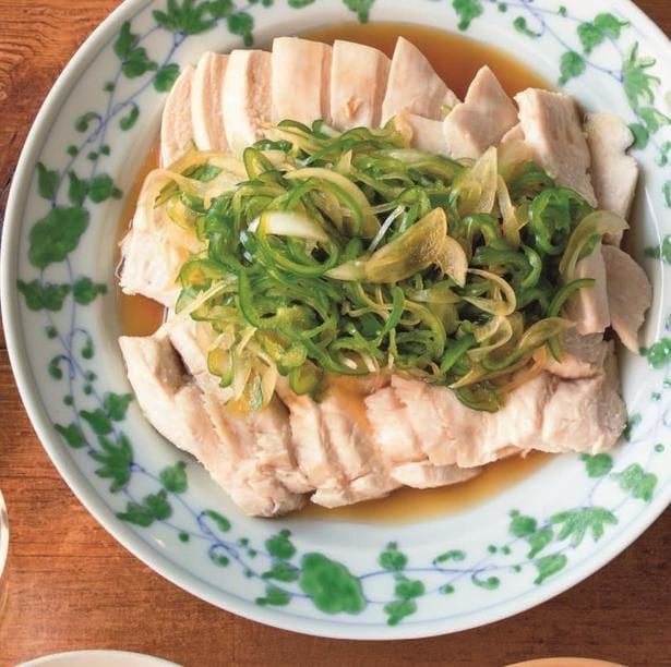ごま油香る野菜だれはピーマンの食感も楽しい