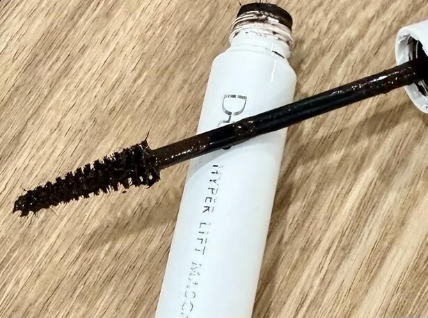 ディーアップ ハイパーリフトマスカラ ブラウンブラック:こんなに長くなるんだとビックリ!