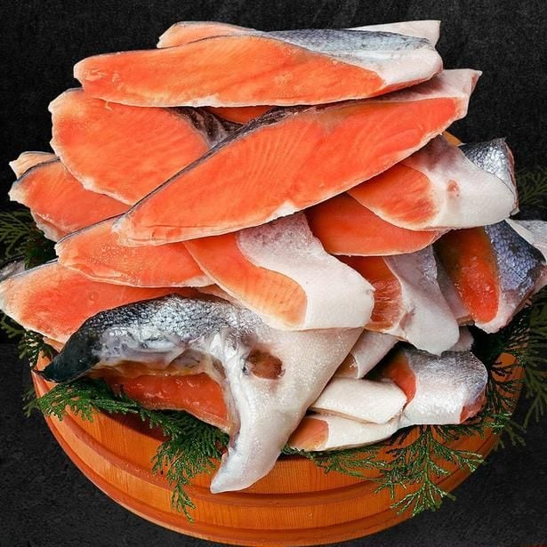 有塩or無塩が選べる！⇒銀鮭 切り身 業務用 たっぷり2kg（1kg×2袋） (【a】有塩切り身)