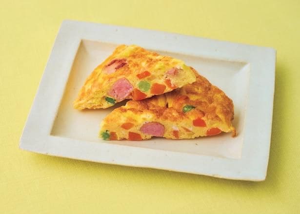 お弁当がパッと華やぐ！しっかり加熱の「スパニッシュオムレツ」なら暑い季節にも◎