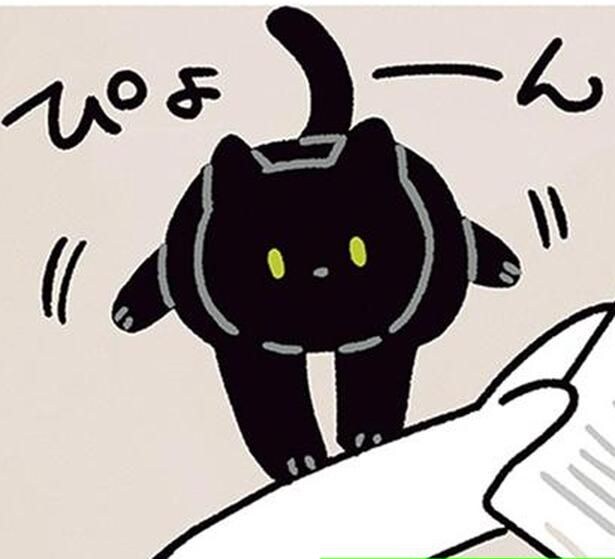 寝る前スマホは許さない！腕のあいだに飛び込む黒猫ろん