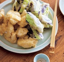 サクサクころもと、とろ～りなすが抜群の相性！「なすとささ身の天ぷら」【夏野菜の最強レシピ】