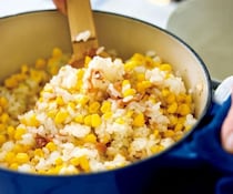 人気メニューに梅味をプラス！夏の新定番「梅とうもろこしご飯」