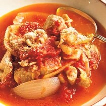 トマトのうまみをたっぷり味わう「まるごとトマトとチキンのスープ煮」