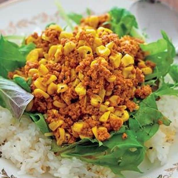 野菜のみじん切り不要!レンチンで「コーンキーマカレー」