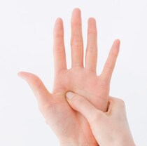 つらい夏の「寝つけない」＆「食欲がない」にツボと反射区で対策！