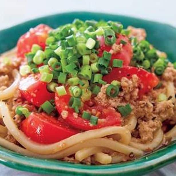 濃厚な肉みそにさっぱりトマトの組み合わせ「トマト麻婆うどん」