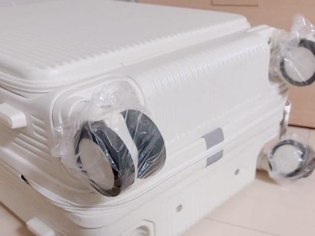 家で保管する際にも汚れ防止のために被せておくと◎▶出先で突然雨に降られたときに活躍！