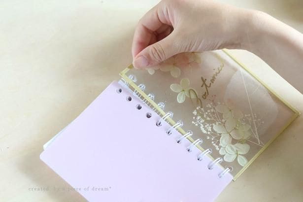 リングノートのリングにつくった表紙をはめこんだら完成▶2種類で作ってみました!!