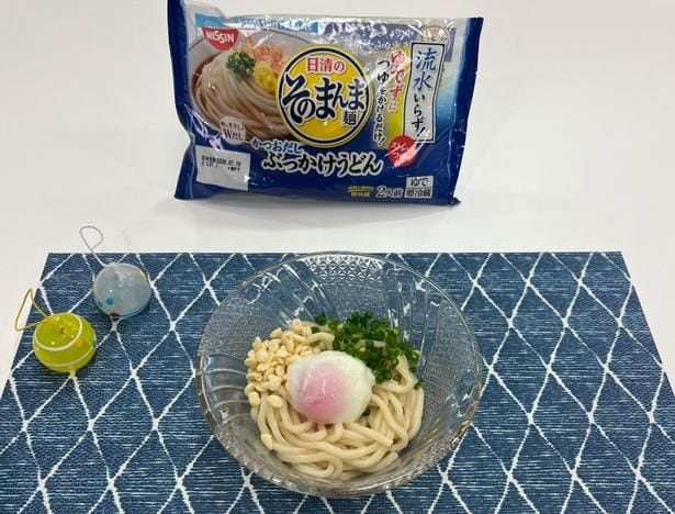 火も水も使わず10秒で完成！「日清のそのまんま麺 かつおだしぶっかけうどん」