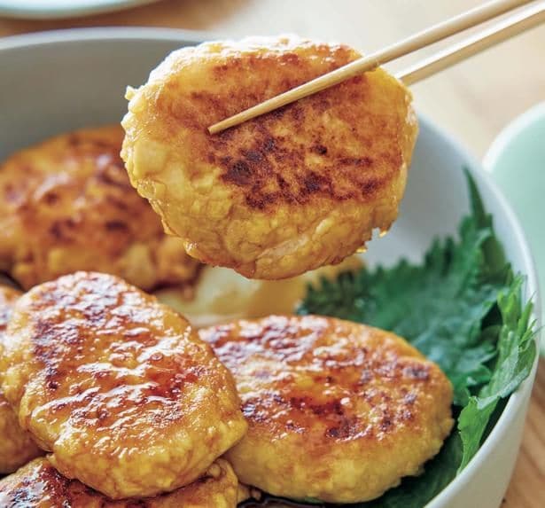 照り照りの甘辛仕上げでご飯が進む「豆腐と長いもの落とし焼き」
