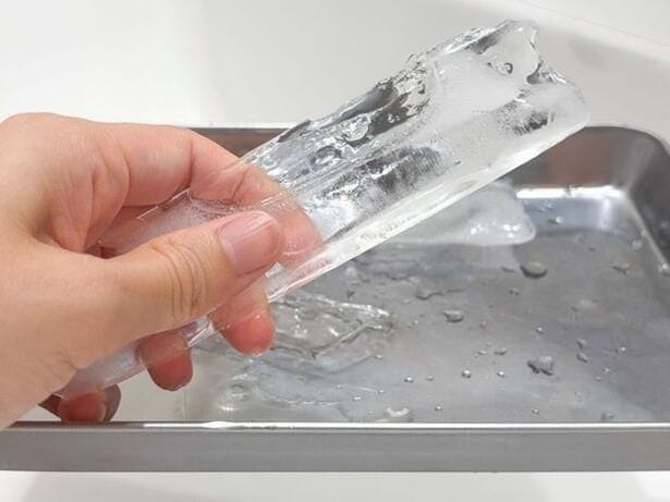 夏に大活躍する賢い氷の作り方３選（▶詳細を見る） 
