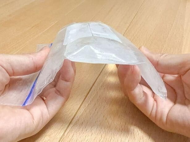 氷をパキッと折る（▶完成形を見る） 