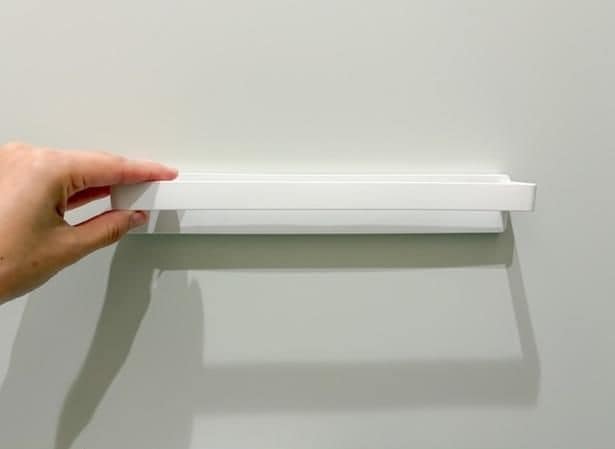 タオルハンガーをドアにくっつける(▶次へ)