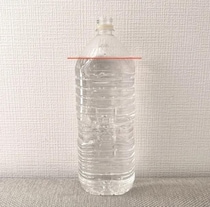 「本当にペットボトル1本で排水口の汚れがドバッと出てきたあ！」洗剤不要！ぬめり・臭いを簡単にすっきりさせる方法