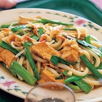 冷凍うどんで本格エスニック風アレンジ「うどんパッタイ」