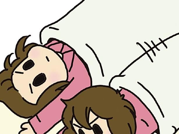 お布団にダイブ、そのままぐるぐる巻きに。次女が人生楽しそう