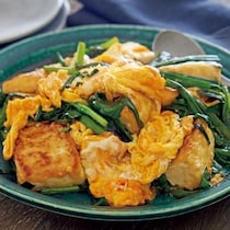 コクのある味わいとやさしい食感がやみつき！「豆腐とふ～んわり卵のバタポン炒め」