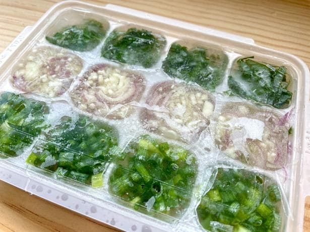 凍ったら薬味氷の完成です!(▶次へ)