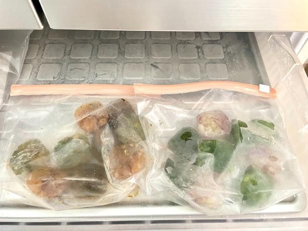 保存は製氷皿から出してジップ付きの保存袋がおすすめ!