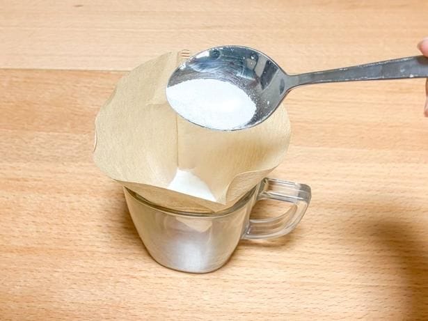 カレースプーン1杯ほどの重曹を入れる（▶次へ）