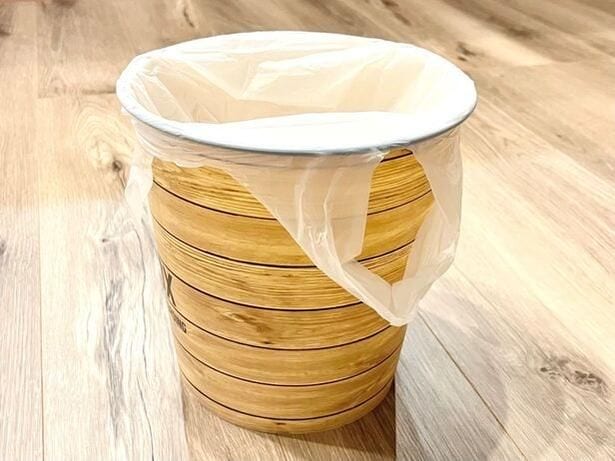 サイズが合わないゴミ袋もきれいにセット完了！（▶次へ）