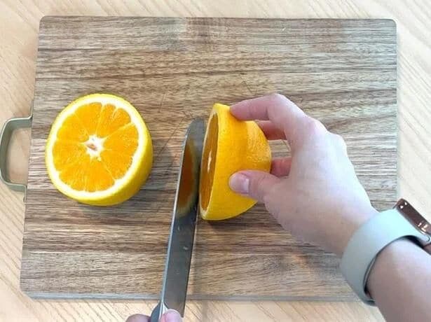口当たり最高！スジ取り不要で果肉を皮に残さない【オレンジの切り方】