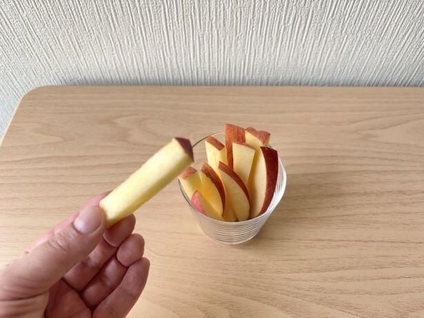 家族が食べやすいと大喜び!!SNSで話題【りんごは棒状に切る】のが大正解「皮むき、やめた」の声続出