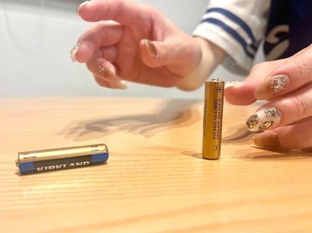 アルカリ乾電池の残量を調べる方法を紹介
