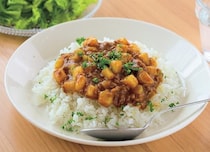 切るのはじゃがいもだけ！味わい深い「ポテトキーマカレー」【Mizukiのコスパ最高！おかず】