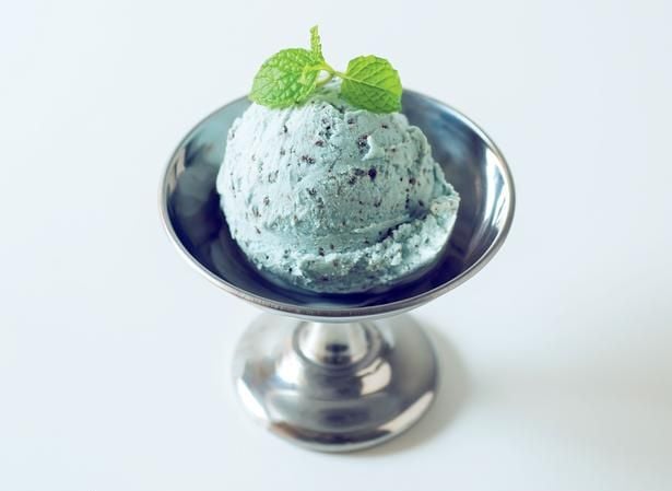 素材を生かしたアイス　チョコミント　クール
