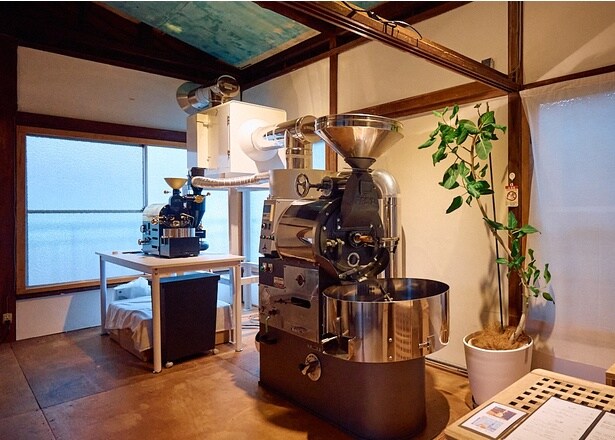 コーヒーで旅する日本／関東編｜ 焙煎機メーカーで培った技術をいかんなく。「トイロ珈琲店」で楽しむコーヒー＆焼き菓子の至福の組み合わせ