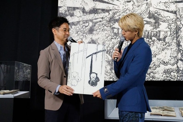 【写真】高橋海人さんがお気に入りだと話してくれた『略画早指南』(りゃくがはやおしえ)