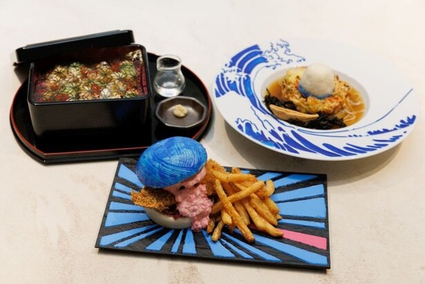 カフェには「北斎のしわざバーガー」(1990円)などユニークなメニューがそろう