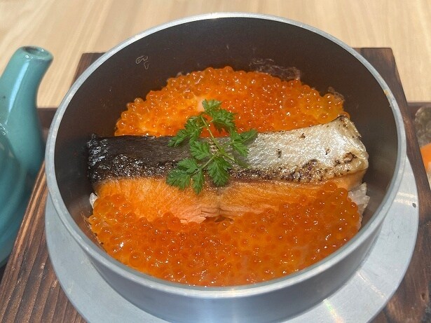 この完璧なビジュアルは見ているだけで胃袋を刺激する