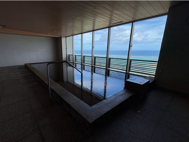 ジュラ紀温泉「美ら海の湯」で日中の疲れを癒やしたい